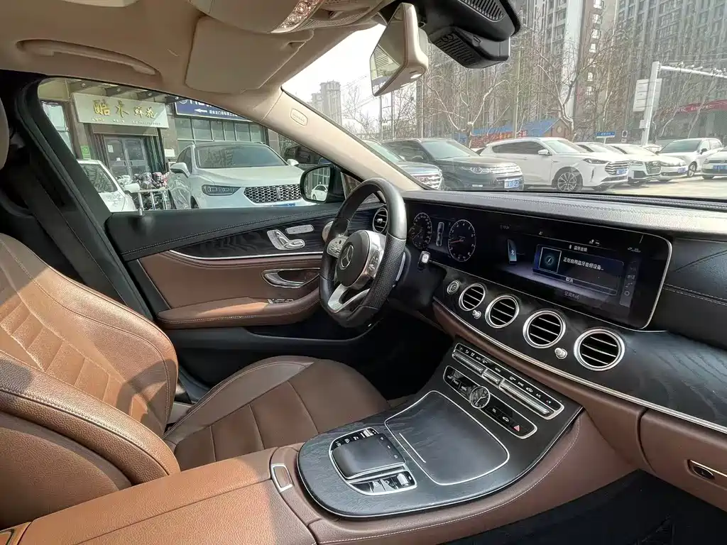 Mercedes-Benz E-Class 2018 — фото 17