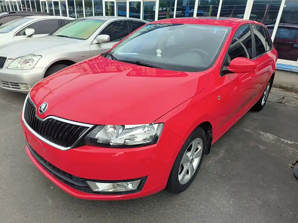 Skoda Rapid Spaceback 2016 — фото 2