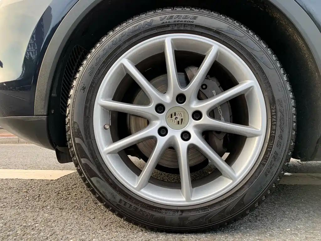 Porsche Cayenne 2019 — фото 12