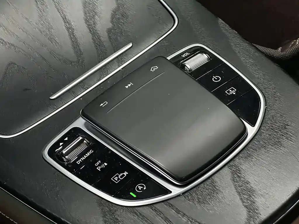 Mercedes-Benz E-Class 2019 — фото 10