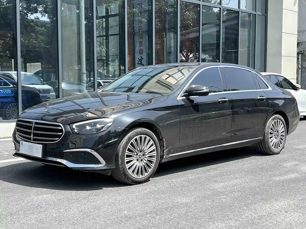Mercedes-Benz E-Class 2023 — фото 1
