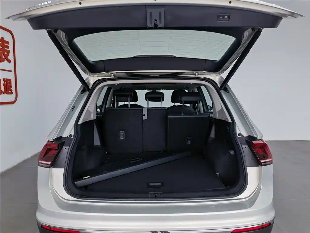 Volkswagen Tiguan L 2017 — фото 16