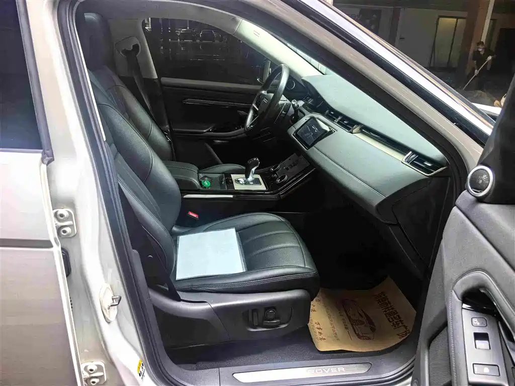 Land Rover Range Rover Evoque 2022 — фото 8