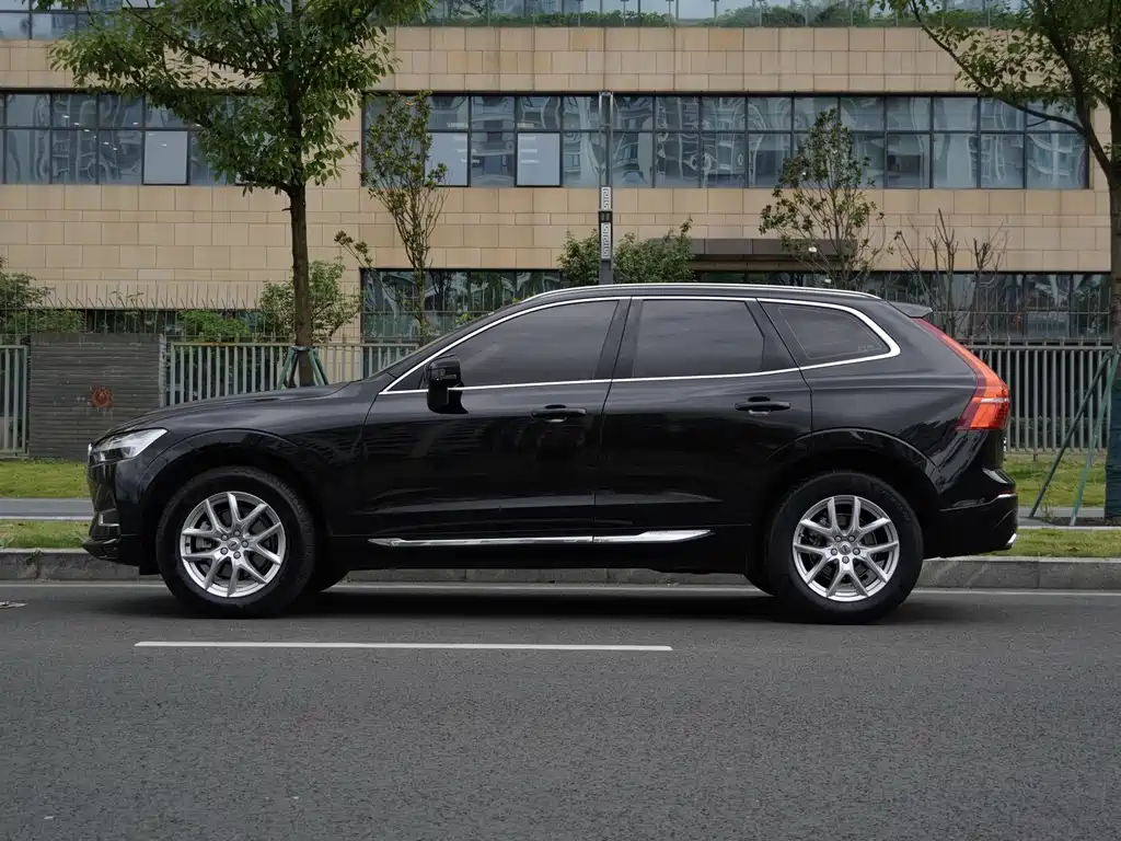 Volvo XC60 2019 — фото 22