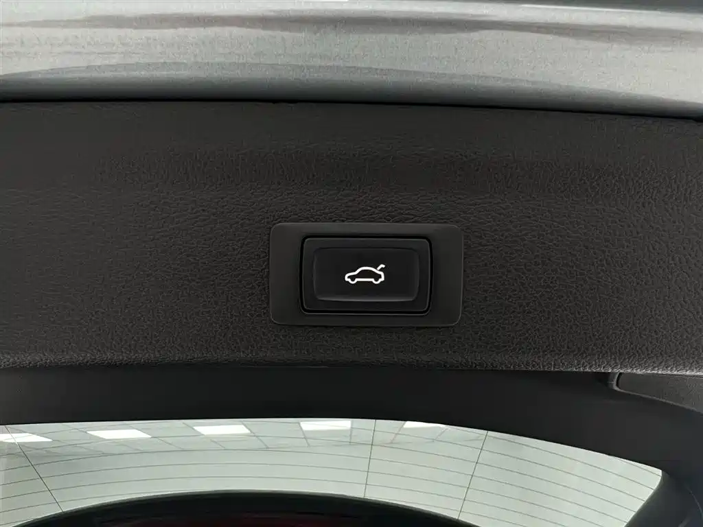 Audi Q3 2022 — фото 16