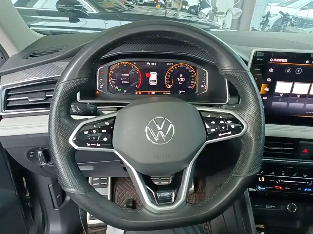 Volkswagen Tiguan L 2022 — фото 11