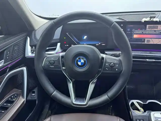 BMW iX1 2026 — фото 15