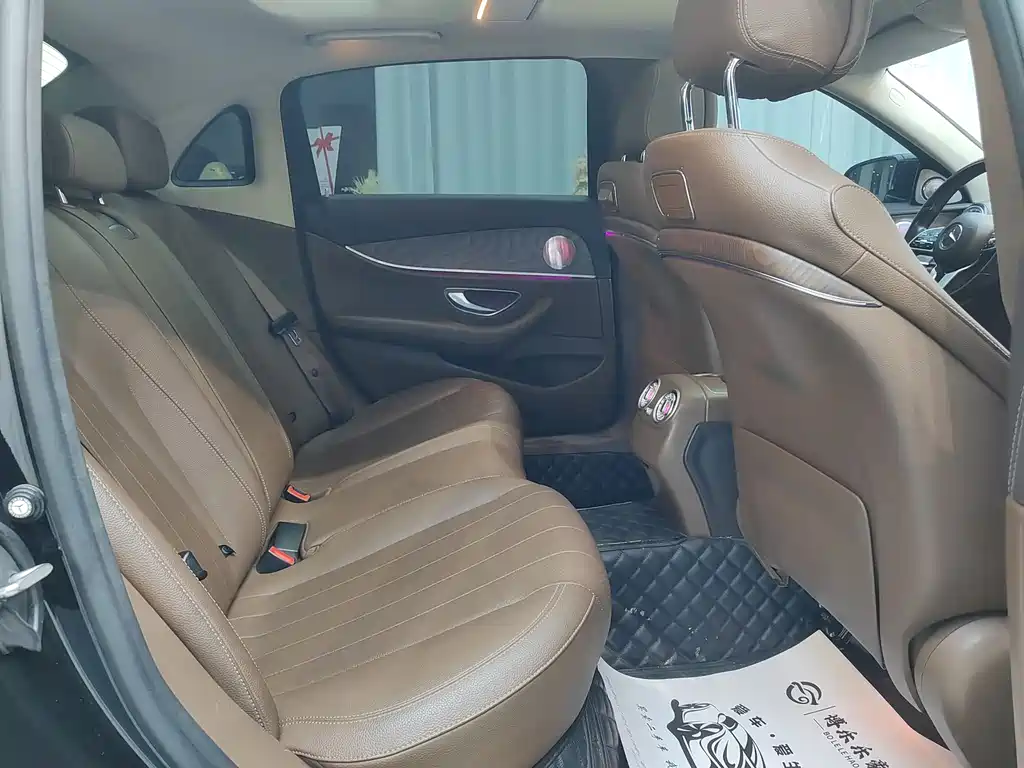 Mercedes-Benz E-Class 2020 — фото 15