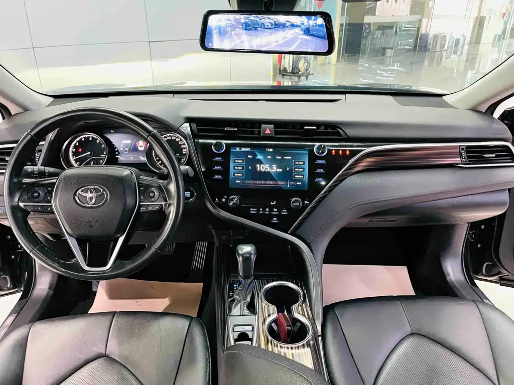 Toyota Camry 2020 — фото 9