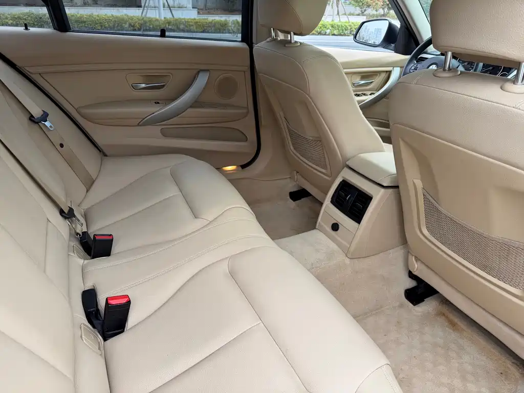 BMW 3 Series 2015 — фото 11