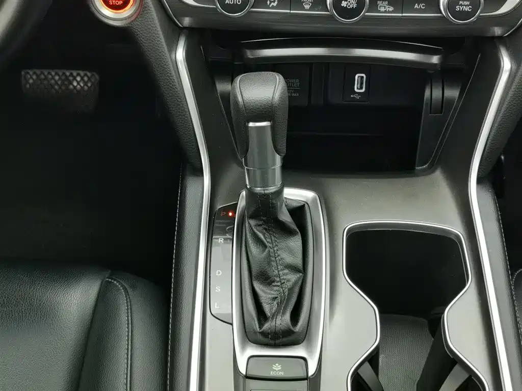 Honda Accord 2019 — фото 13