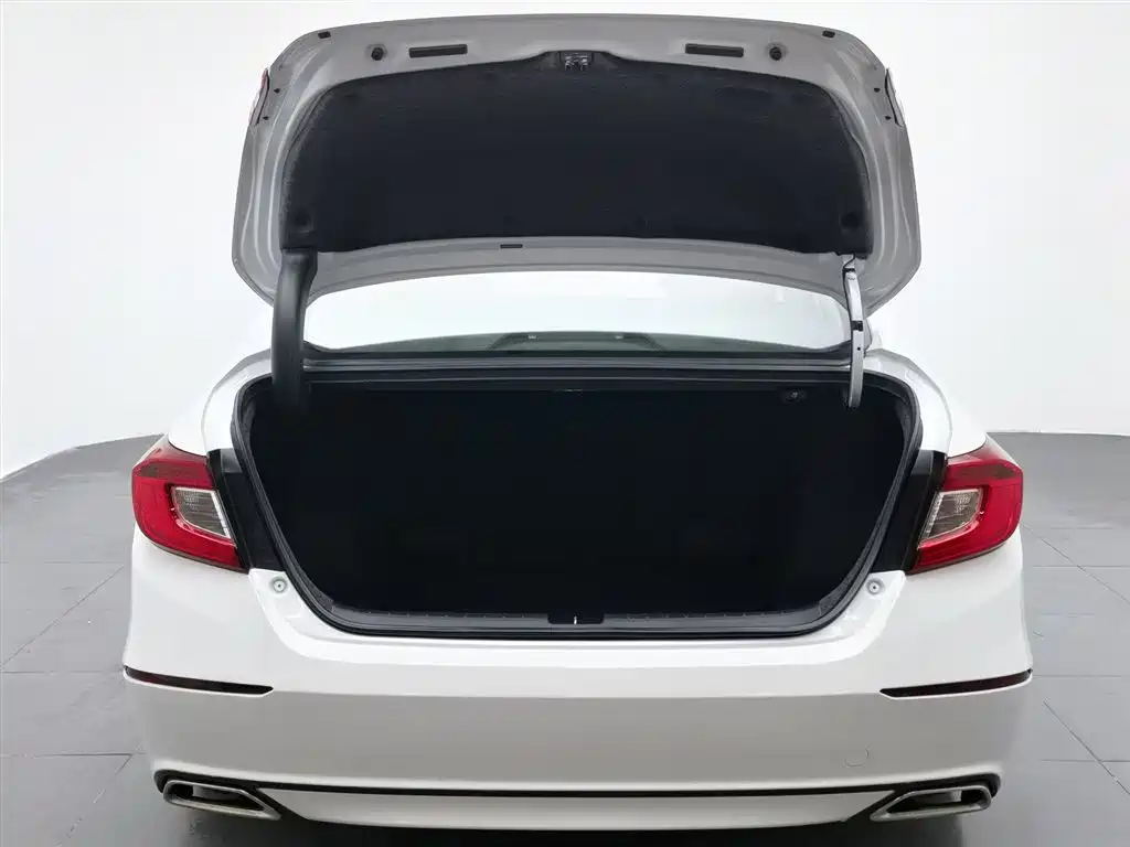 Honda Accord 2019 — фото 16