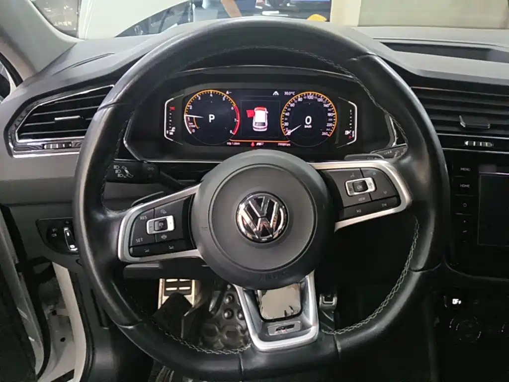 Volkswagen Tiguan L 2020 — фото 11