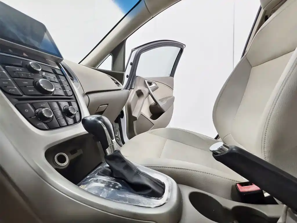 Buick Excelle 2014 — фото 12