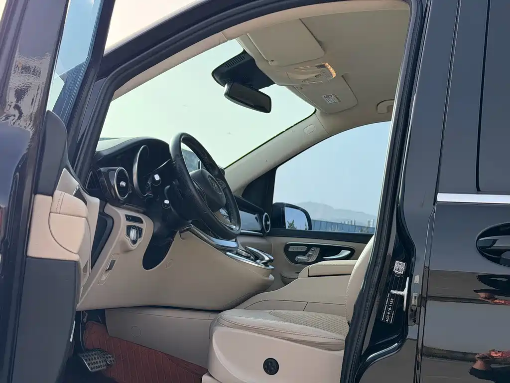 Mercedes-Benz V-Class 2020 — фото 8