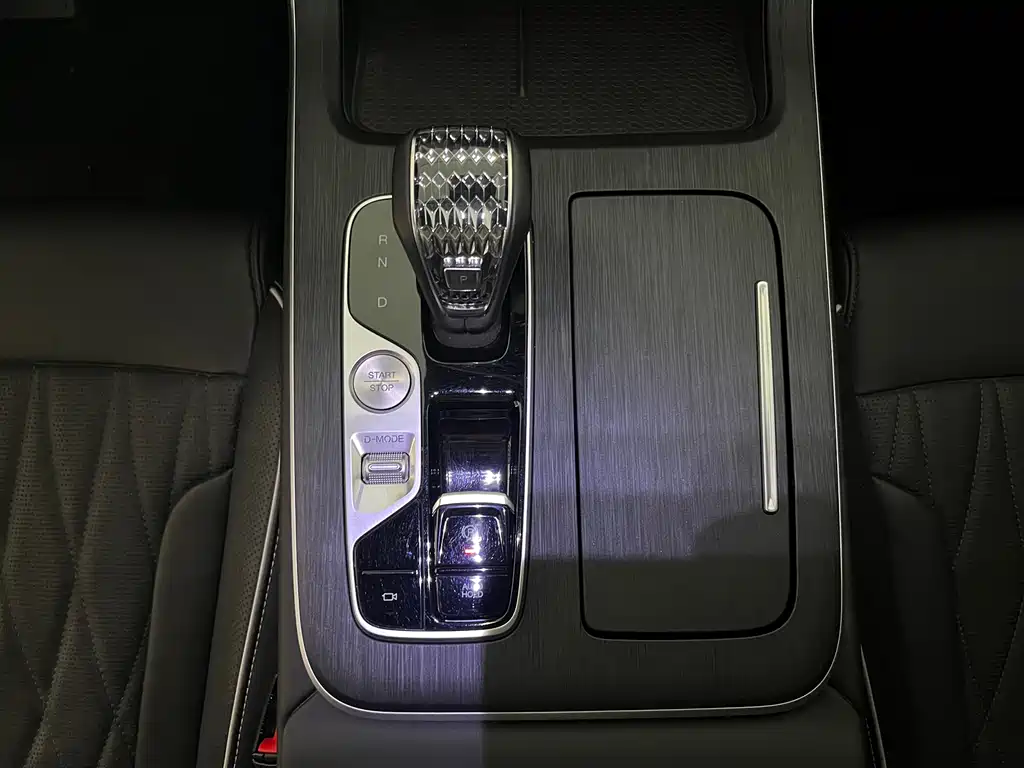 GAC Motor Trumpchi GS8 2024 — фото 17