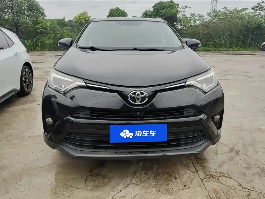 Toyota RAV4 2018 — фото 2