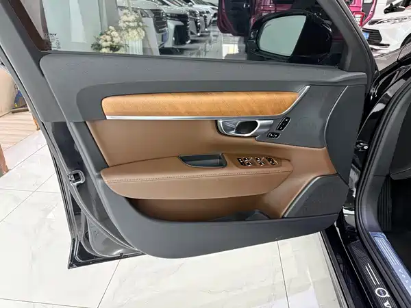 Volvo S90 2024