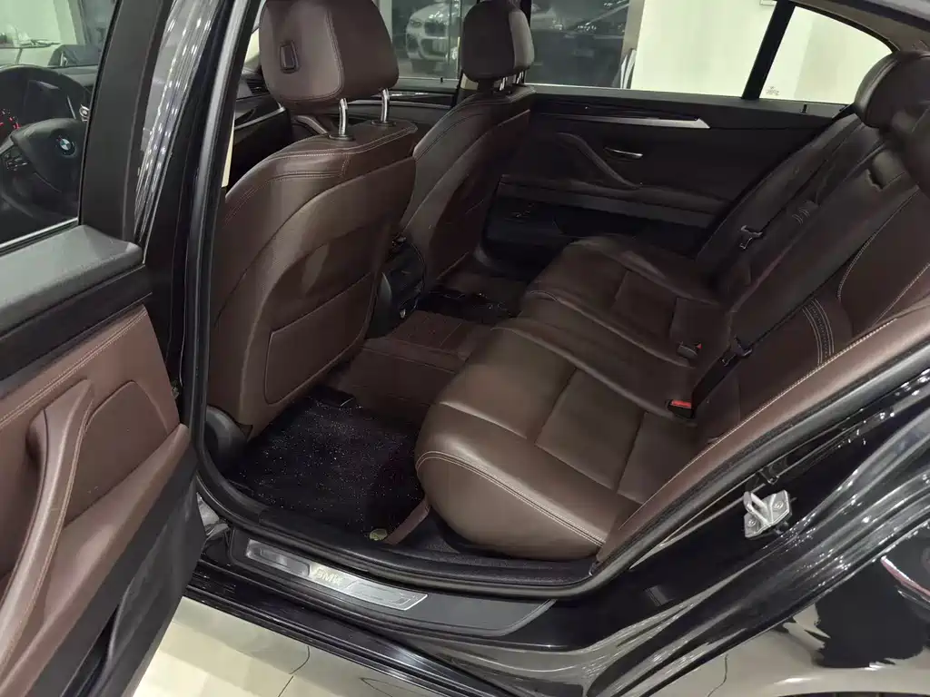 BMW 5 Series 2014 — фото 10