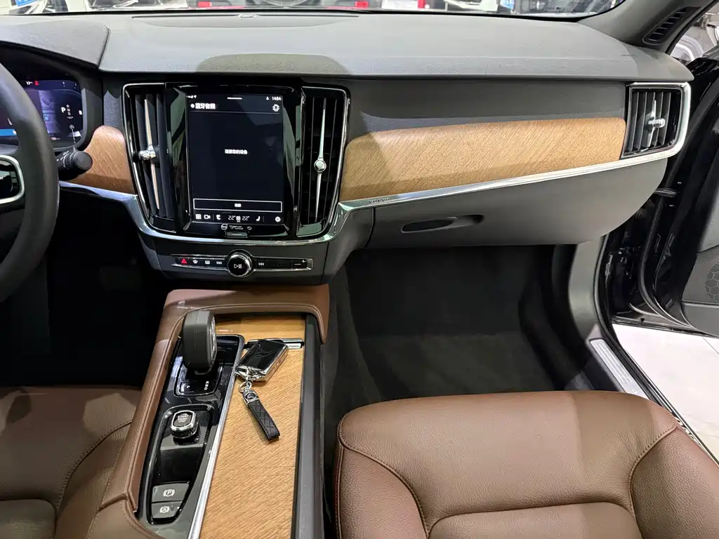 Volvo S90 2024 — фото 15
