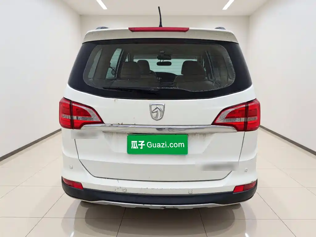Baojun 730 2015