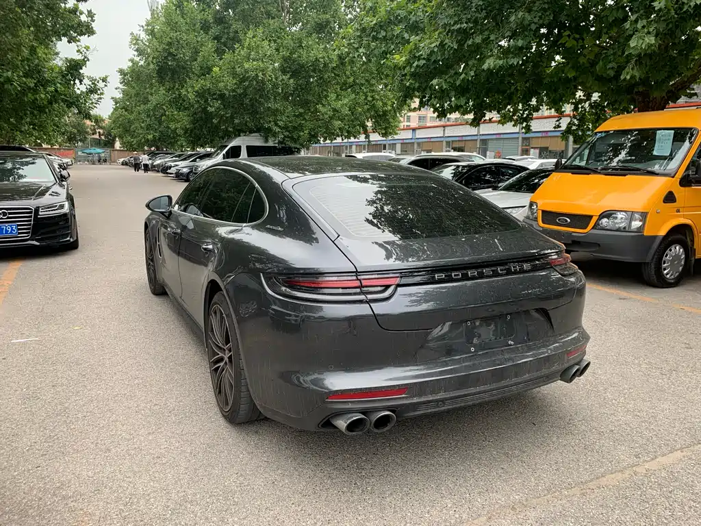 Porsche Panamera 2018 — фото 12