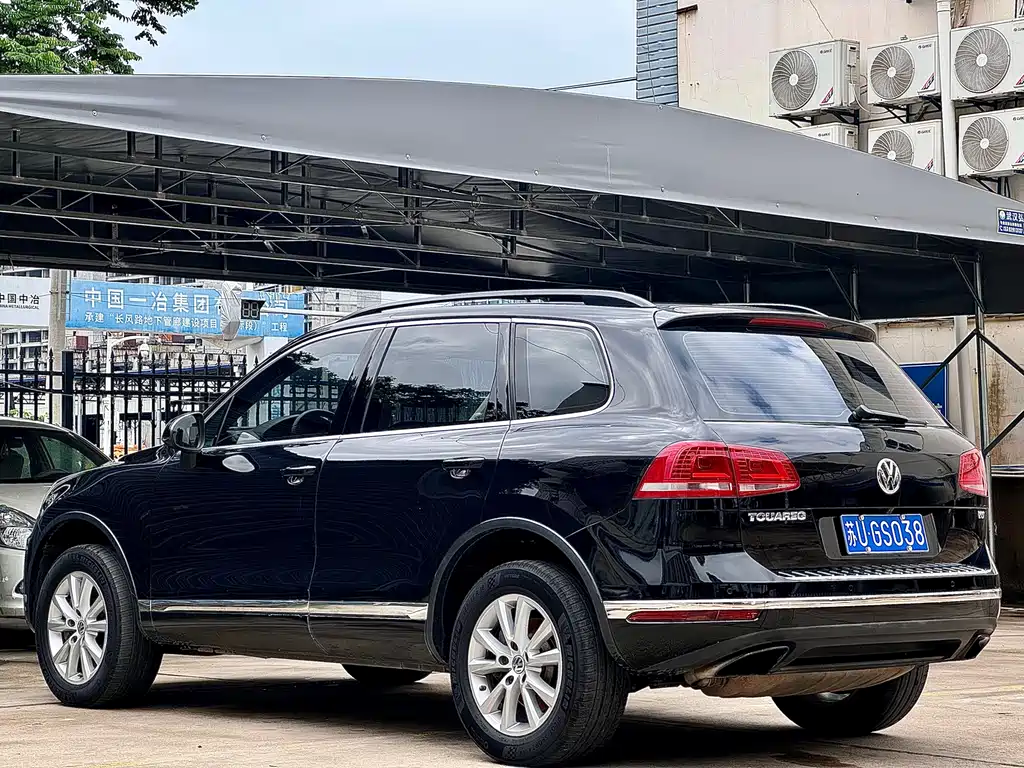 Volkswagen Touareg 2017 — фото 8