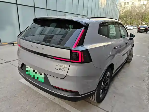 Volvo XC70 Plug-In Hybrid 2025