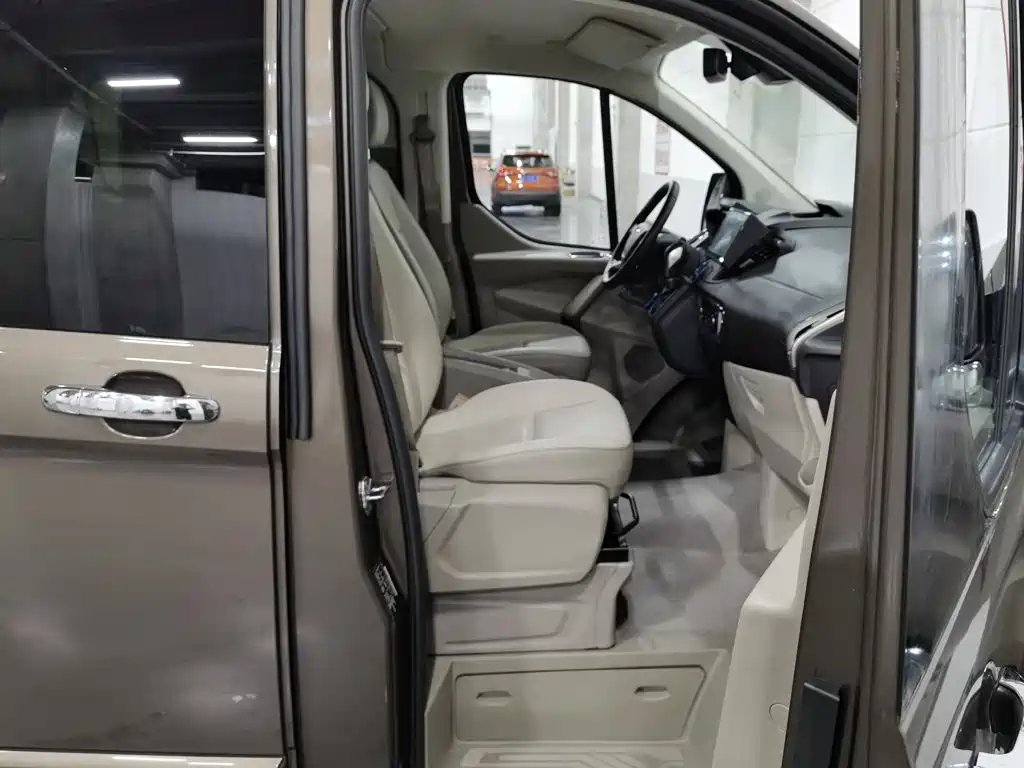 Ford Tourneo 2018 — фото 23