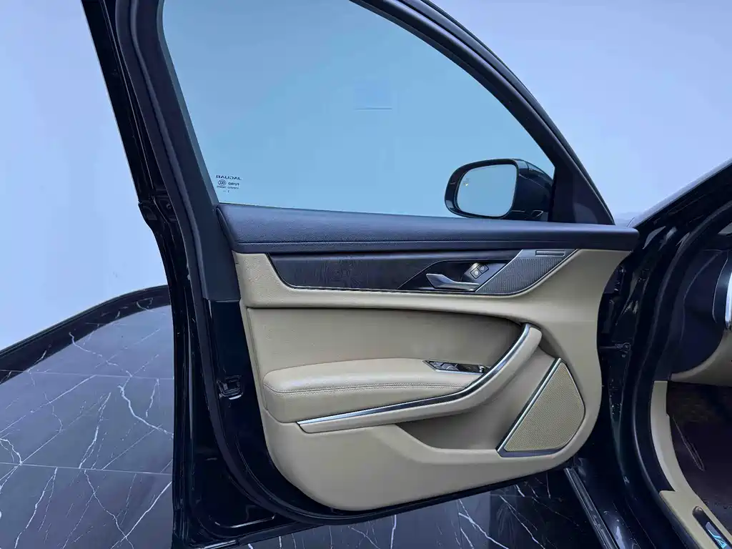 Jaguar XFL 2022 — фото 17