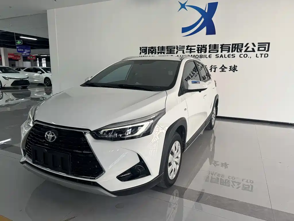Toyota Yaris L 2023