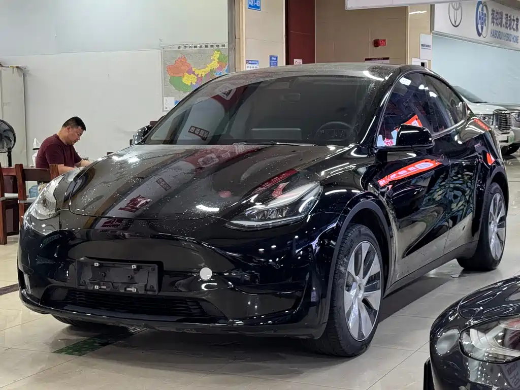 Tesla Model Y 2023 — фото 1