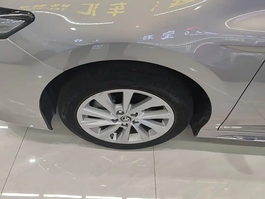 Toyota Camry 2023 — фото 23