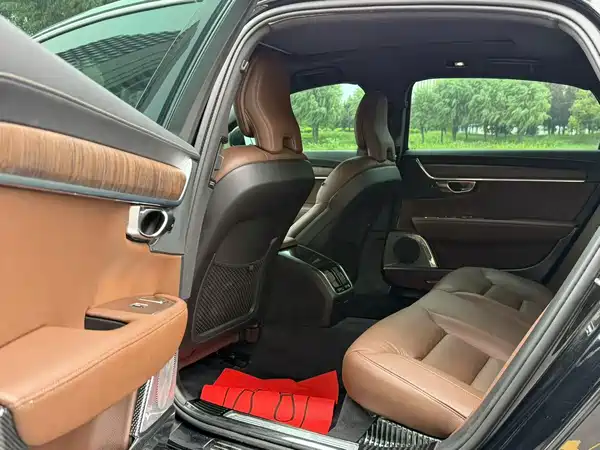 Volvo S90 2022