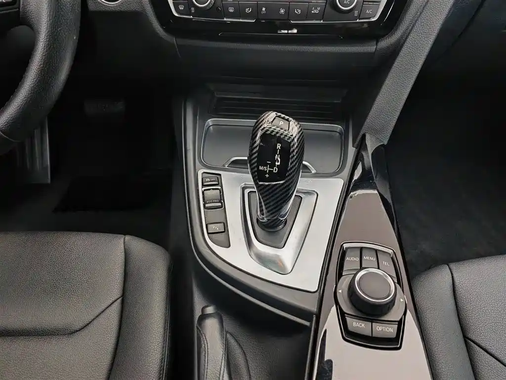 BMW 3 Series 2016 — фото 13