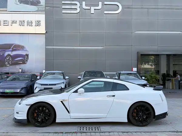 Nissan GT-R 2012