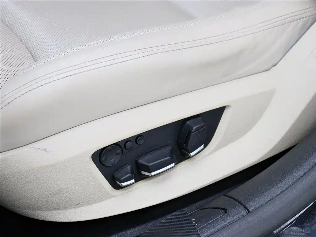BMW 7 Series 2012 — фото 4