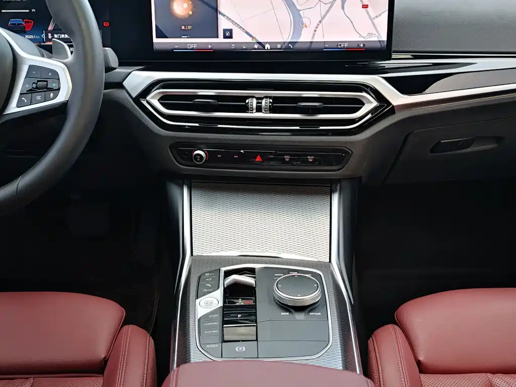BMW 3 Series 2024 — фото 13