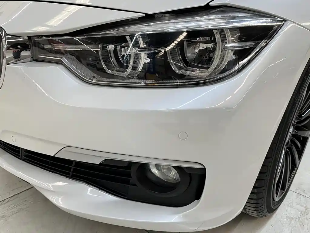 BMW 3 Series 2018 — фото 4