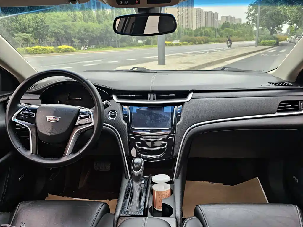 Cadillac XTS 2018 — фото 11
