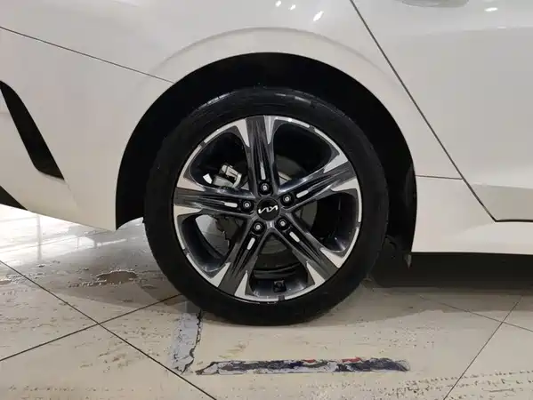 Kia K5 2023