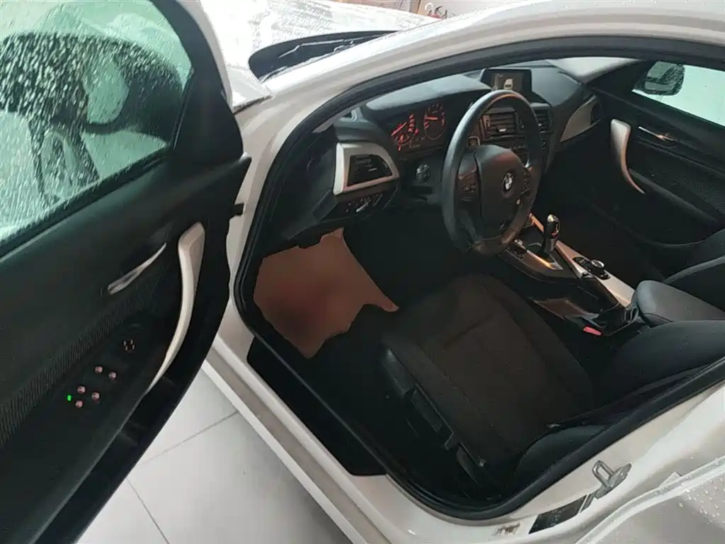 BMW 1 Series 2015 — фото 16