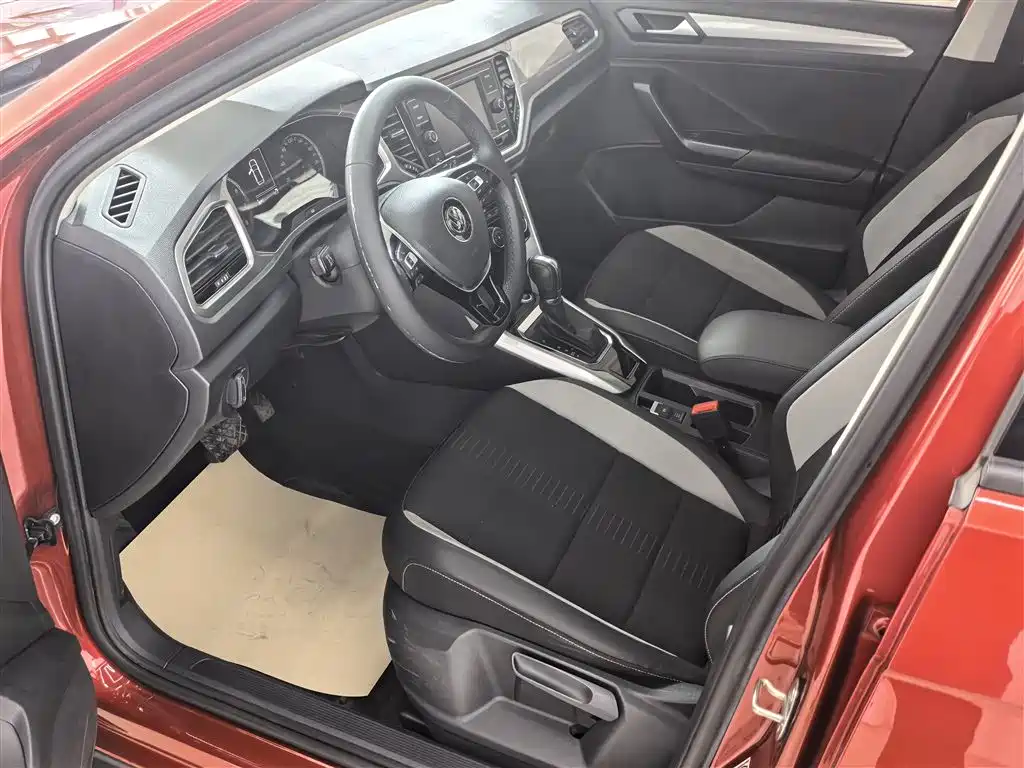 Volkswagen T-Roc 2020 — фото 14