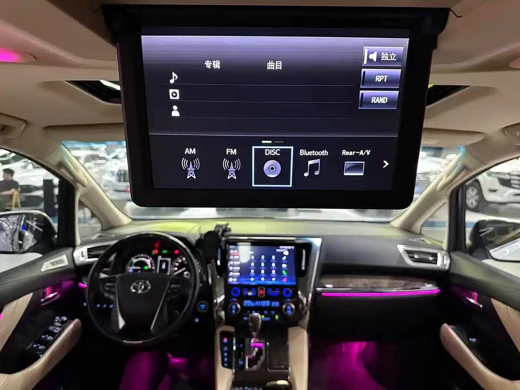 Toyota Alphard 2020 — фото 15