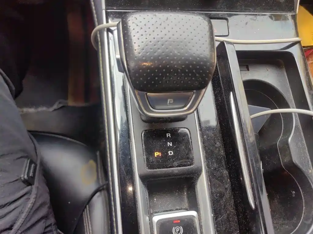 Roewe i6 MAX New Energy 2021 — фото 7