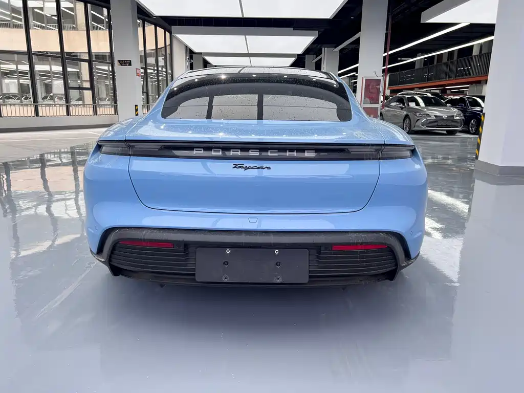 Porsche Taycan 2020 — фото 16