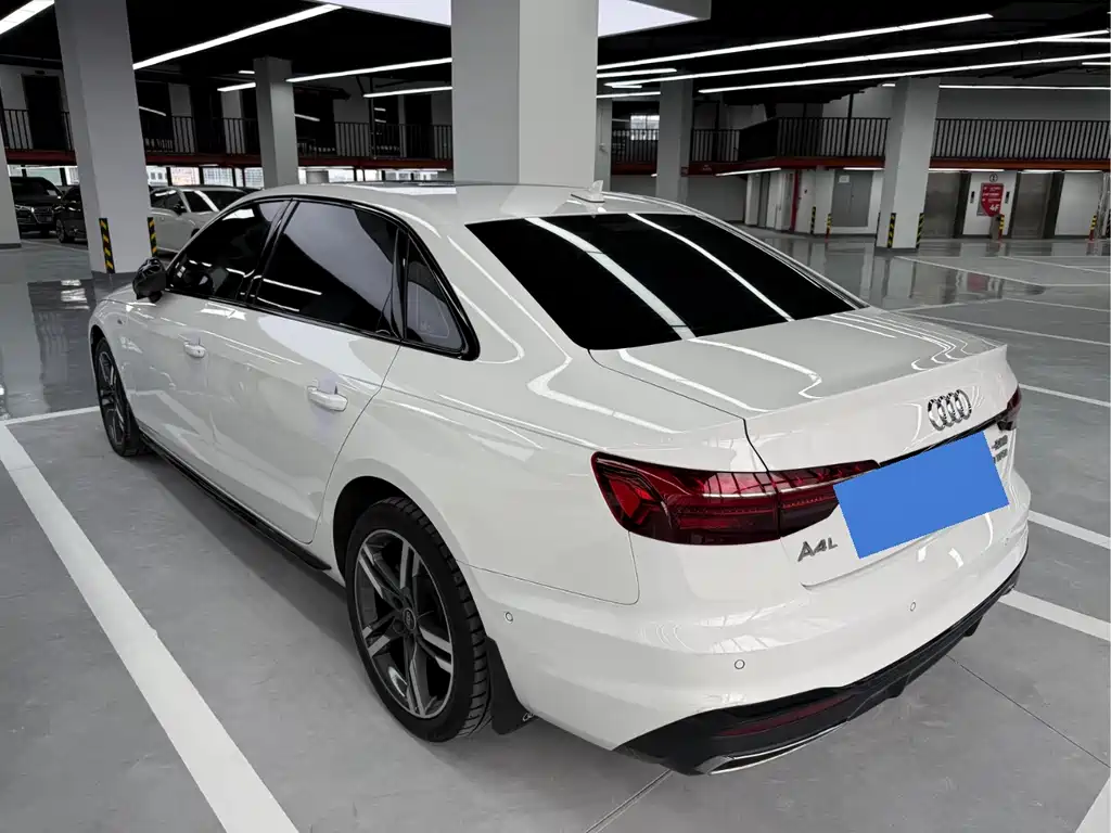 Audi A4L 2022 — фото 15