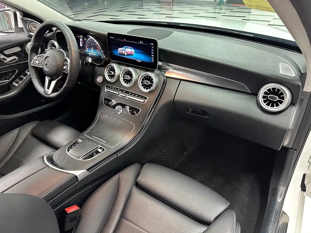 Mercedes-Benz C-Class 2020 — фото 19