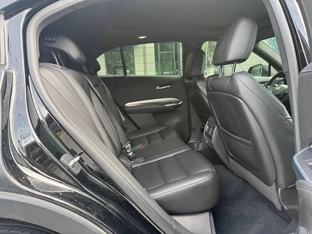 Cadillac XT4 2021 — фото 12