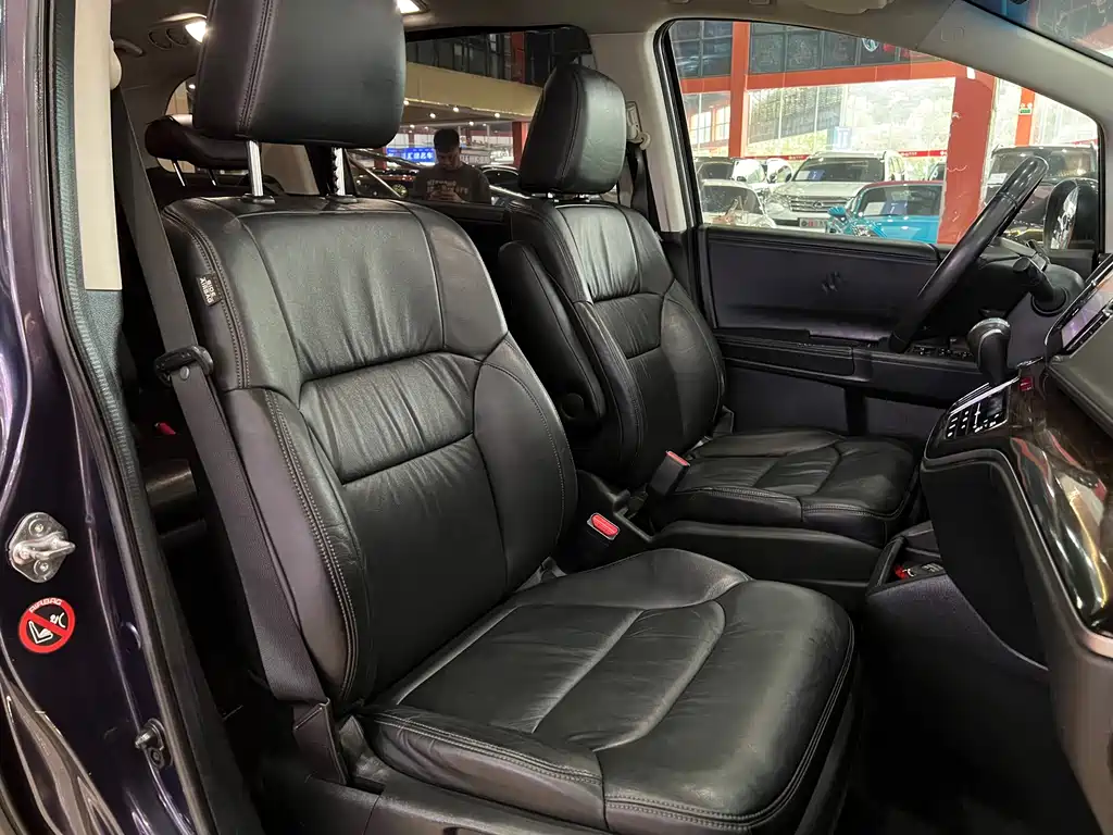 Honda Odyssey 2015 — фото 12